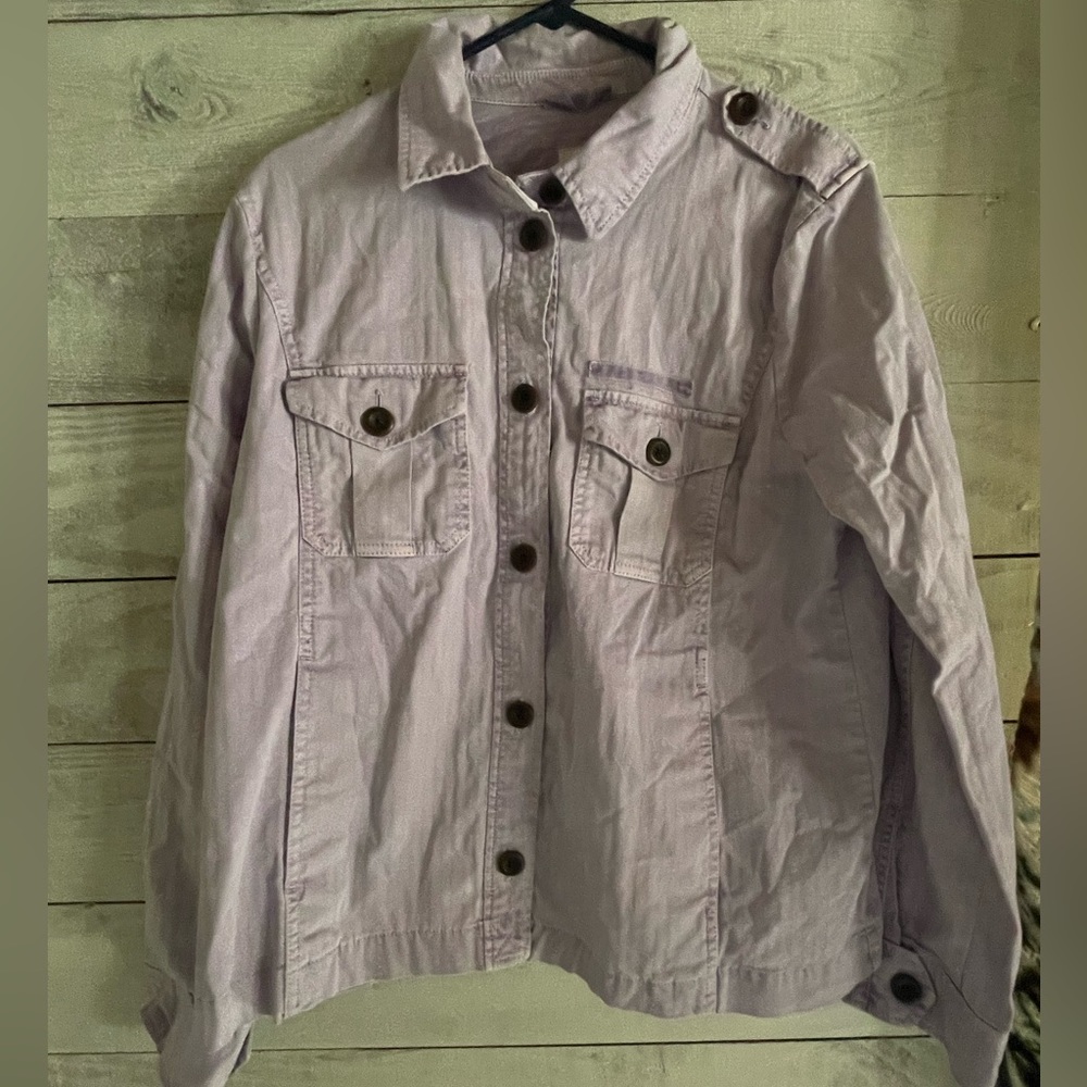 Women’s blue Jean jacket.